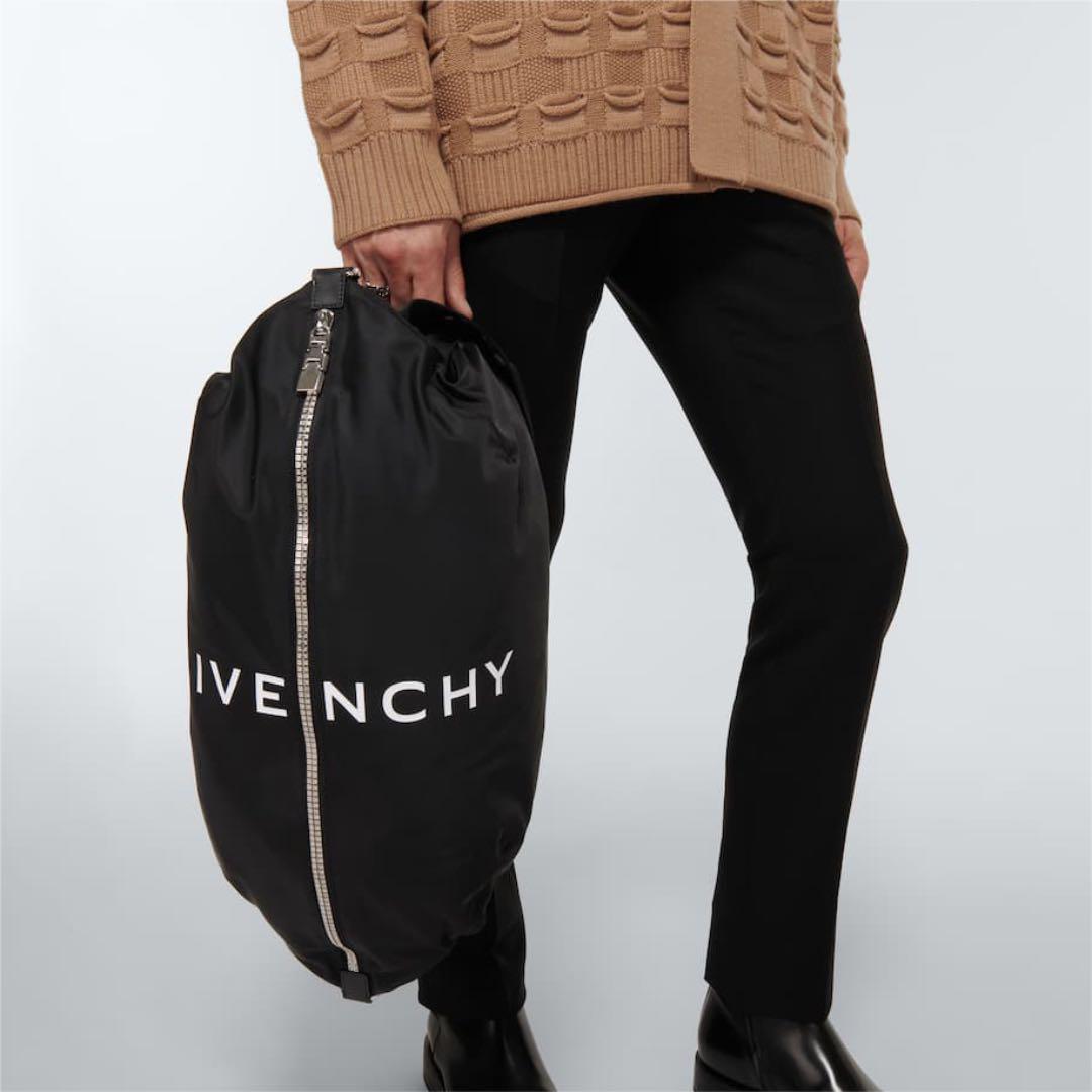 Givenchy ナイロン Gジップ付き モジュール式バックパック 22AW最新