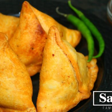 Recipe of Samosa in a black plate