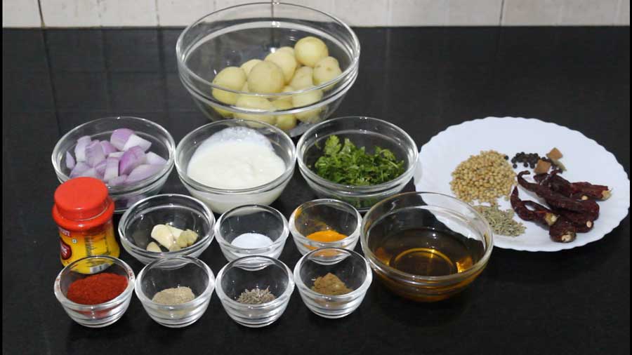 ingredients of dum aloo