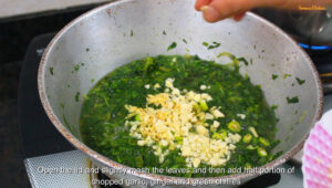 sarson ka saag recipe instruction 6